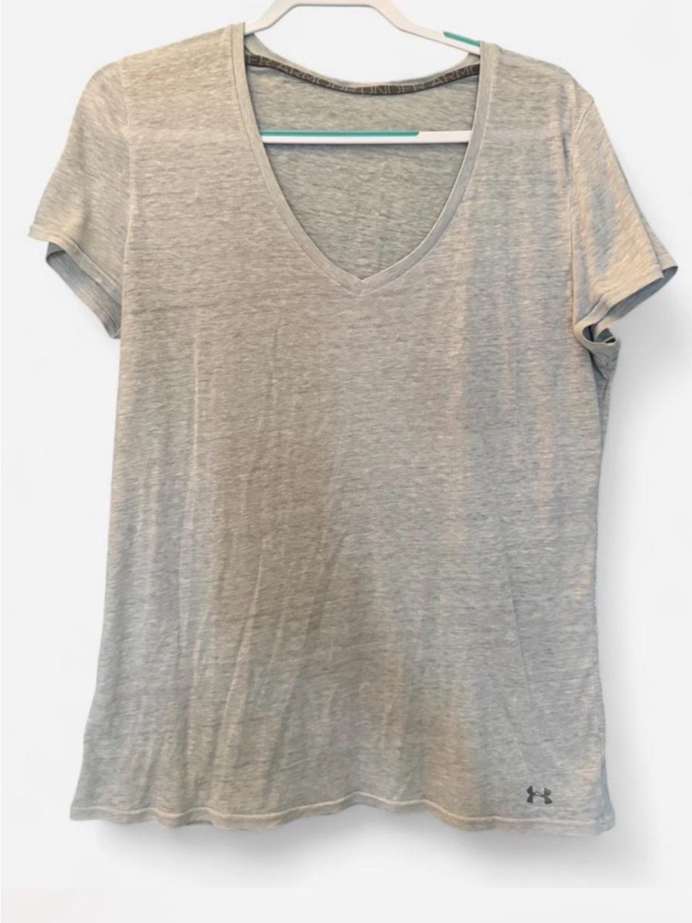 Under Armour Women’s Light Gray V-Neck Short Sleeve Tee